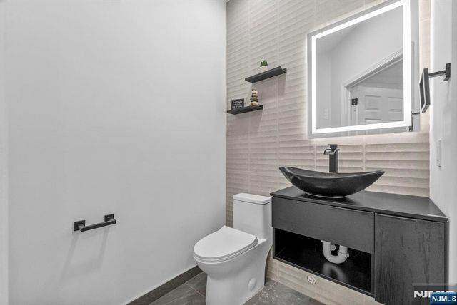 64 George Russell Way 36, Clifton, NJ 07013