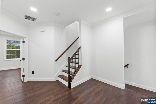 64 George Russell Way 36, Clifton, NJ 07013