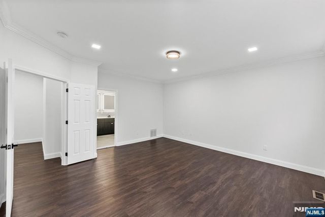 64 George Russell Way 36, Clifton, NJ 07013