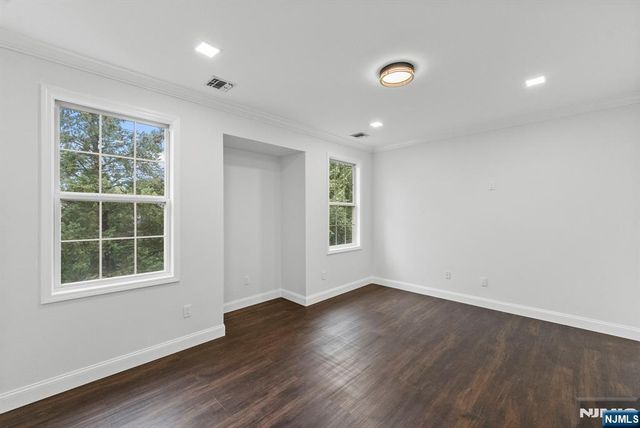 64 George Russell Way 36, Clifton, NJ 07013