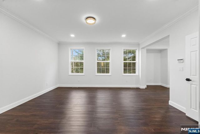 64 George Russell Way 36, Clifton, NJ 07013