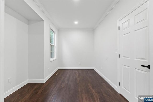 64 George Russell Way 36, Clifton, NJ 07013
