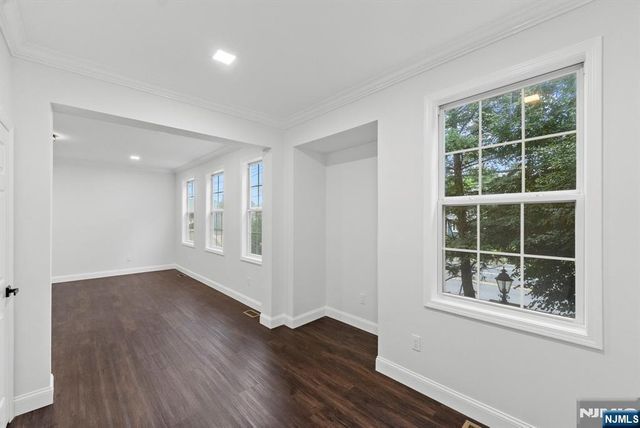 64 George Russell Way 36, Clifton, NJ 07013