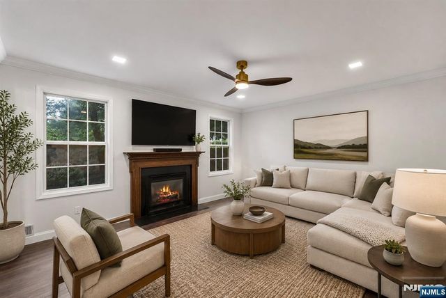 64 George Russell Way 36, Clifton, NJ 07013