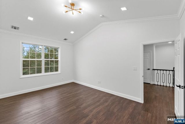 64 George Russell Way 36, Clifton, NJ 07013