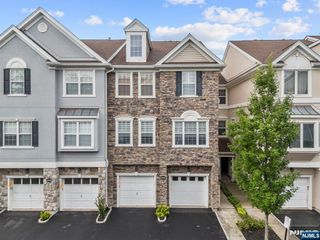 64 George Russell Way 36, Clifton, NJ 07013