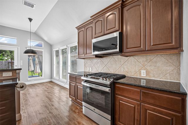 5606 Walnut Glen Lane, Rosenberg, TX 77471