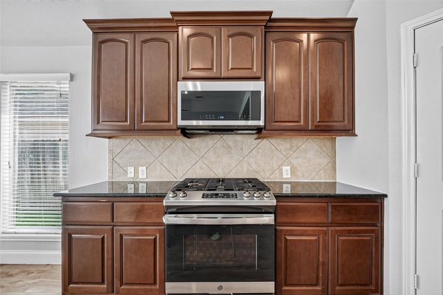 5606 Walnut Glen Lane, Rosenberg, TX 77471