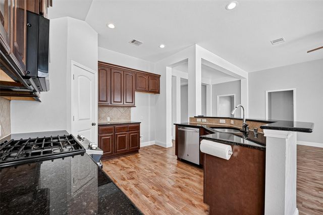 5606 Walnut Glen Lane, Rosenberg, TX 77471