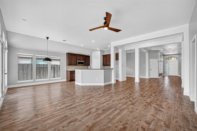 5606 Walnut Glen Lane, Rosenberg, TX 77471