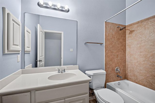 5606 Walnut Glen Lane, Rosenberg, TX 77471