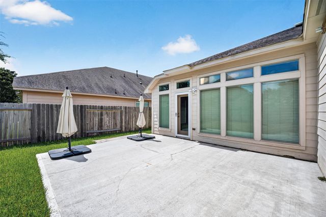 5606 Walnut Glen Lane, Rosenberg, TX 77471