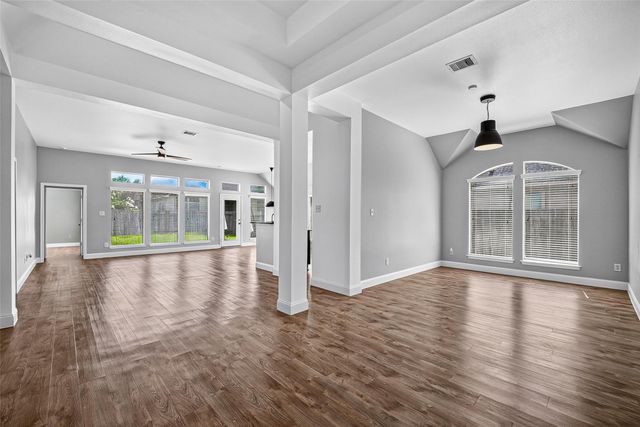 5606 Walnut Glen Lane, Rosenberg, TX 77471