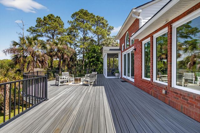 318 Oak Point Landing Drive, Mount Pleasant, SC 29464