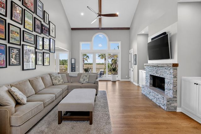 318 Oak Point Landing Drive, Mount Pleasant, SC 29464