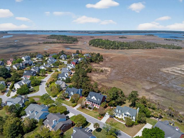318 Oak Point Landing Drive, Mount Pleasant, SC 29464
