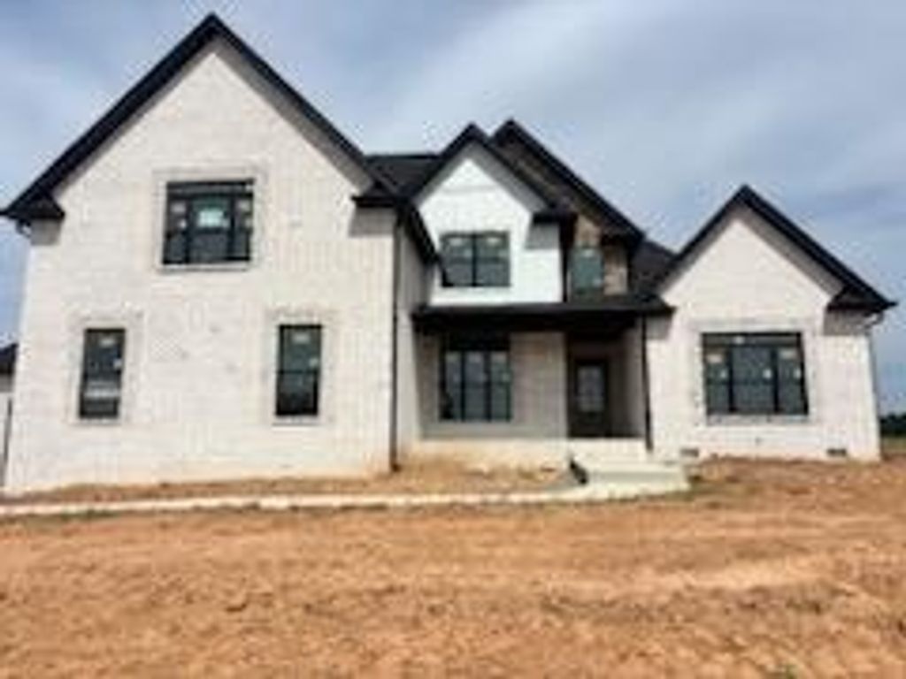 5000 Royal View Way, Clarksville, TN 37040