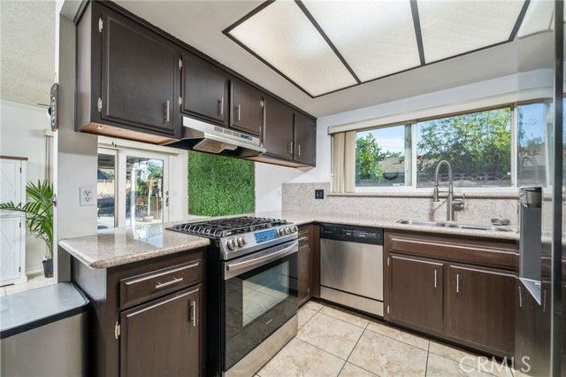 9955 Briarwood, Fontana, CA 92335