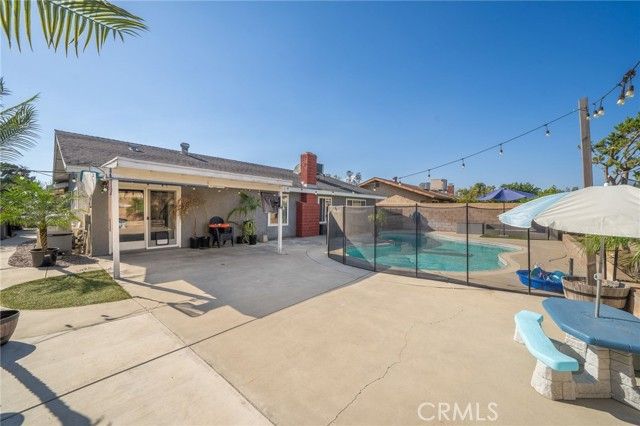 9955 Briarwood, Fontana, CA 92335