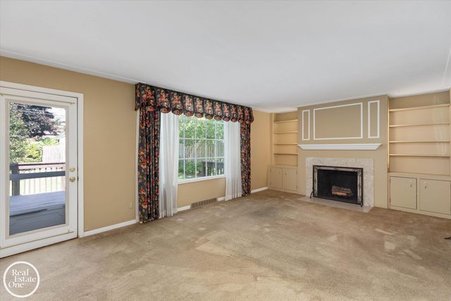 278 Fisher Road, Grosse Pointe Farms, MI 48230