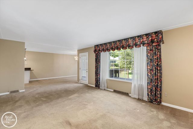 278 Fisher Road, Grosse Pointe Farms, MI 48230