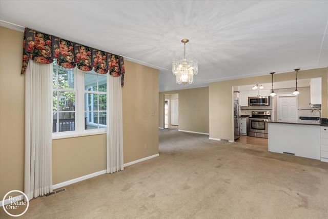 278 Fisher Road, Grosse Pointe Farms, MI 48230