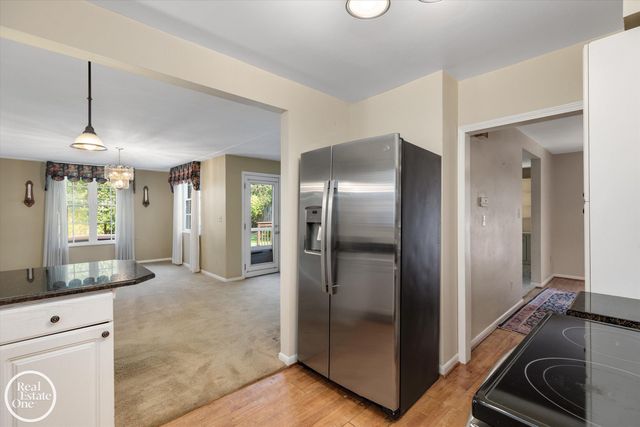 278 Fisher Road, Grosse Pointe Farms, MI 48230