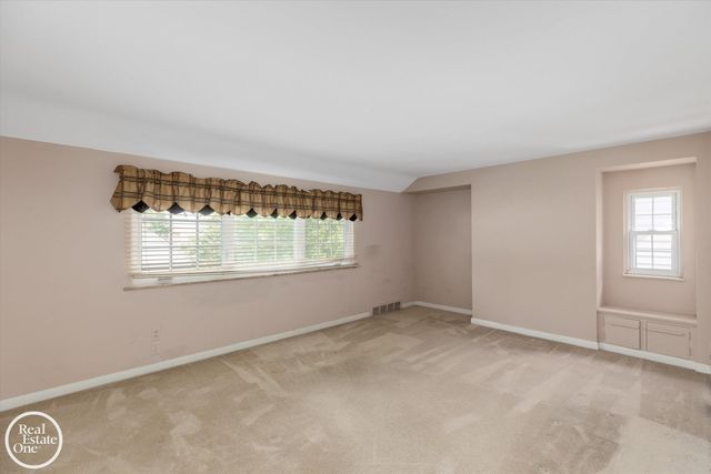 278 Fisher Road, Grosse Pointe Farms, MI 48230