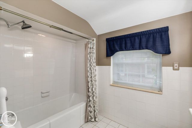 278 Fisher Road, Grosse Pointe Farms, MI 48230