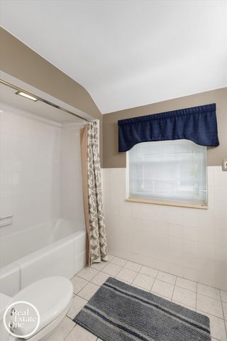 278 Fisher Road, Grosse Pointe Farms, MI 48230