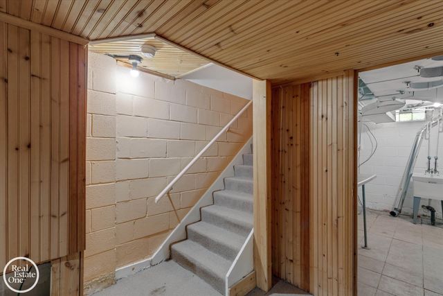 278 Fisher Road, Grosse Pointe Farms, MI 48230