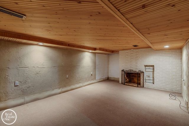 278 Fisher Road, Grosse Pointe Farms, MI 48230