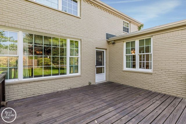 278 Fisher Road, Grosse Pointe Farms, MI 48230