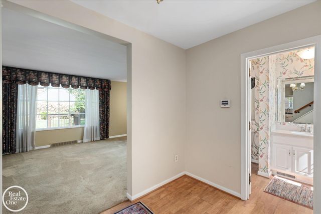 278 Fisher Road, Grosse Pointe Farms, MI 48230