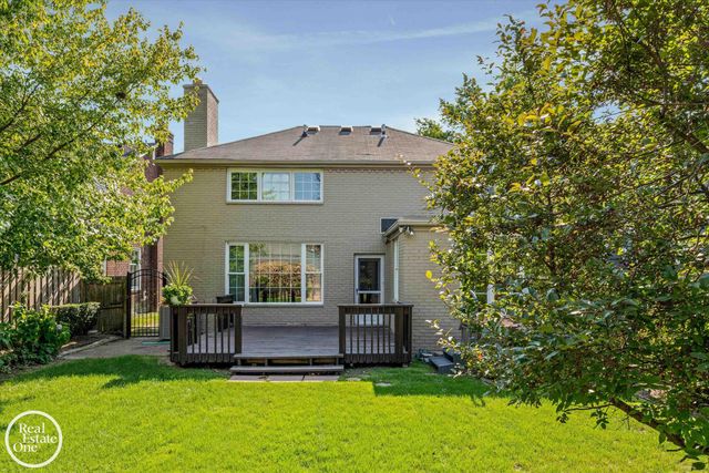278 Fisher Road, Grosse Pointe Farms, MI 48230