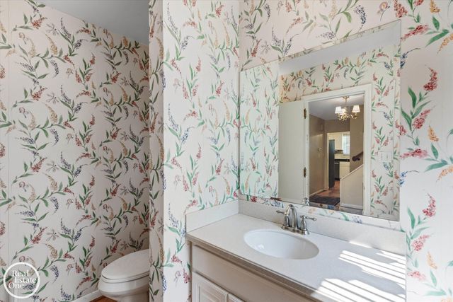 278 Fisher Road, Grosse Pointe Farms, MI 48230