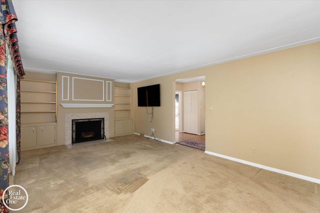 278 Fisher Road, Grosse Pointe Farms, MI 48230