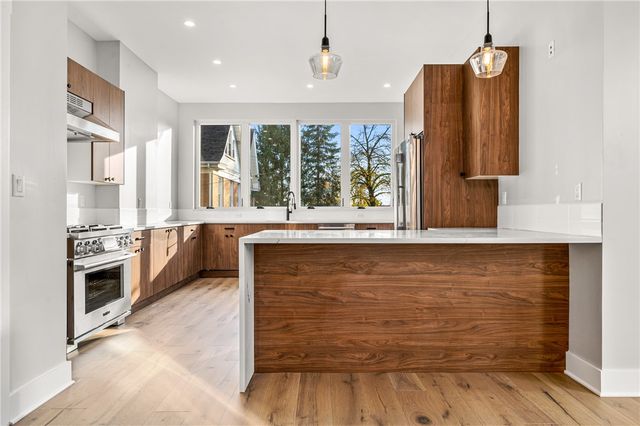 527 Grandview Ave, Mt Washington, PA 15211