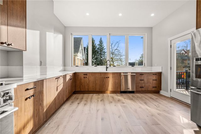 527 Grandview Ave, Mt Washington, PA 15211