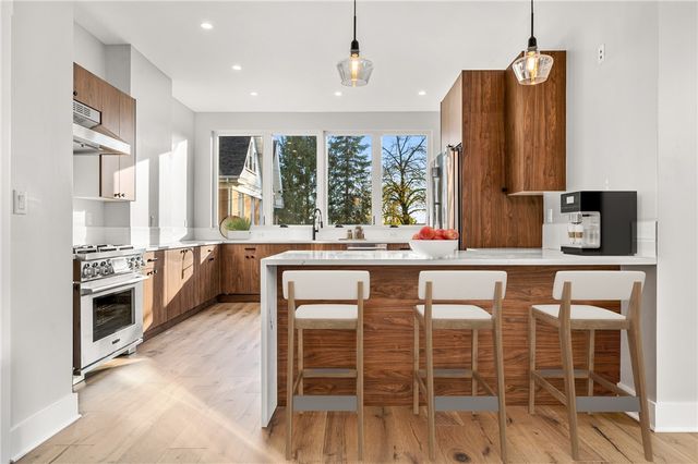 527 Grandview Ave, Mt Washington, PA 15211