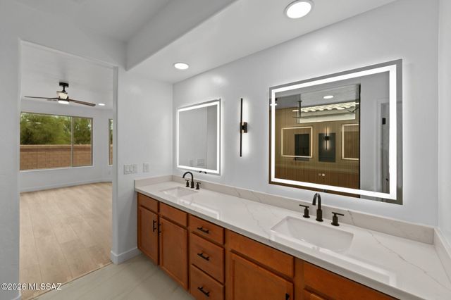 11964 N Raphael Way, Oro Valley, AZ 85742
