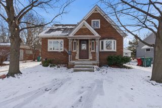 16022 Stephens Drive, Eastpointe, MI 48021