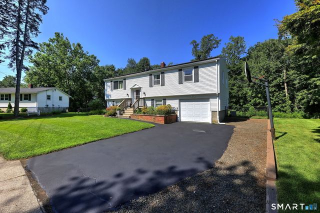 19 Lance Lane, Milford, CT 06460