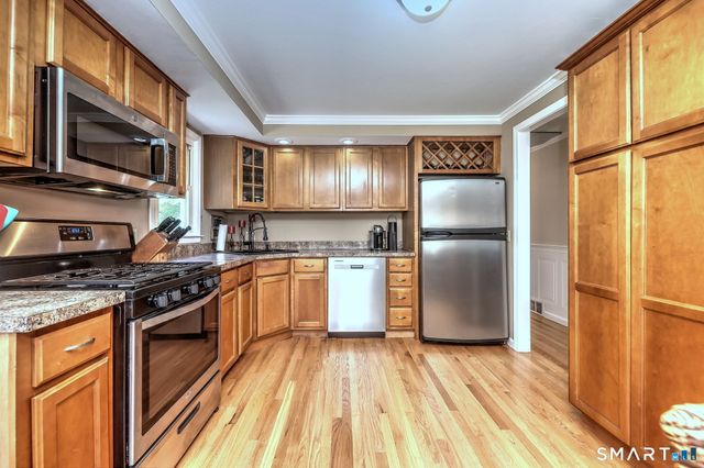 19 Lance Lane, Milford, CT 06460