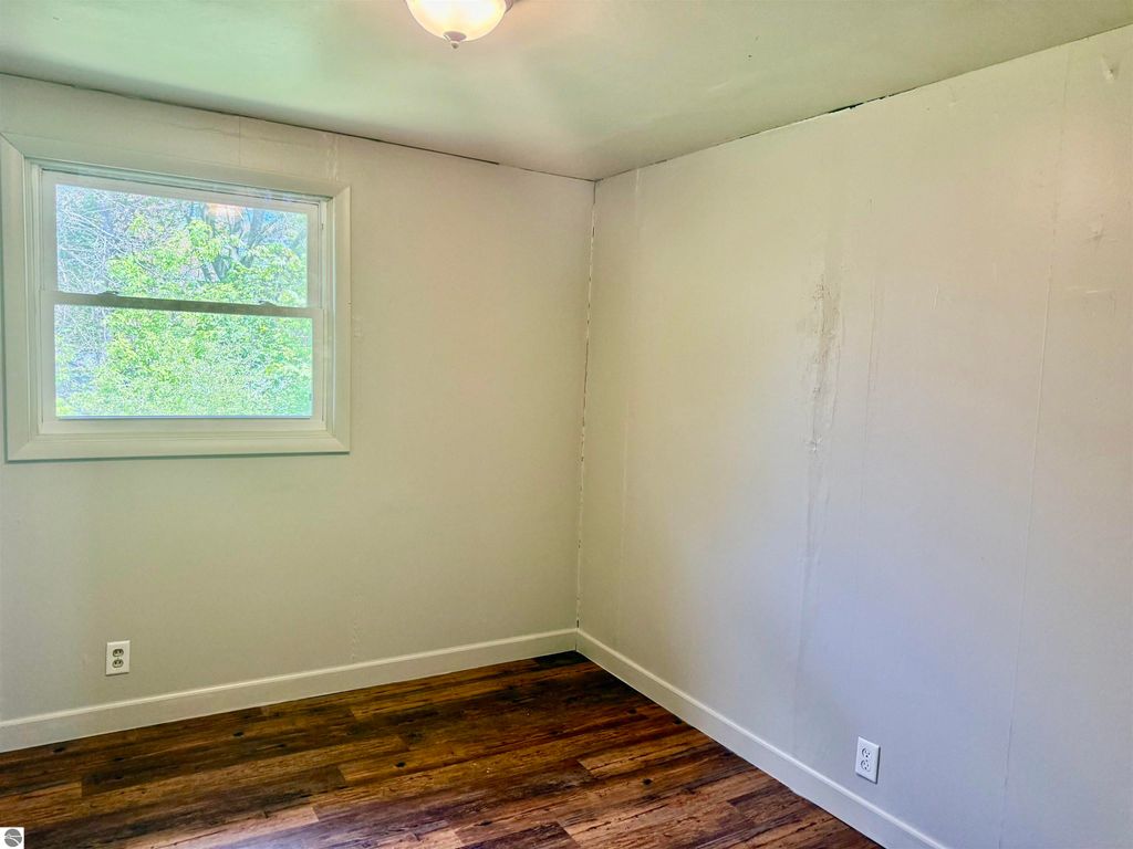 Image 14 of property listing at 136 W Elizabeth Street, Alma, MI 48801