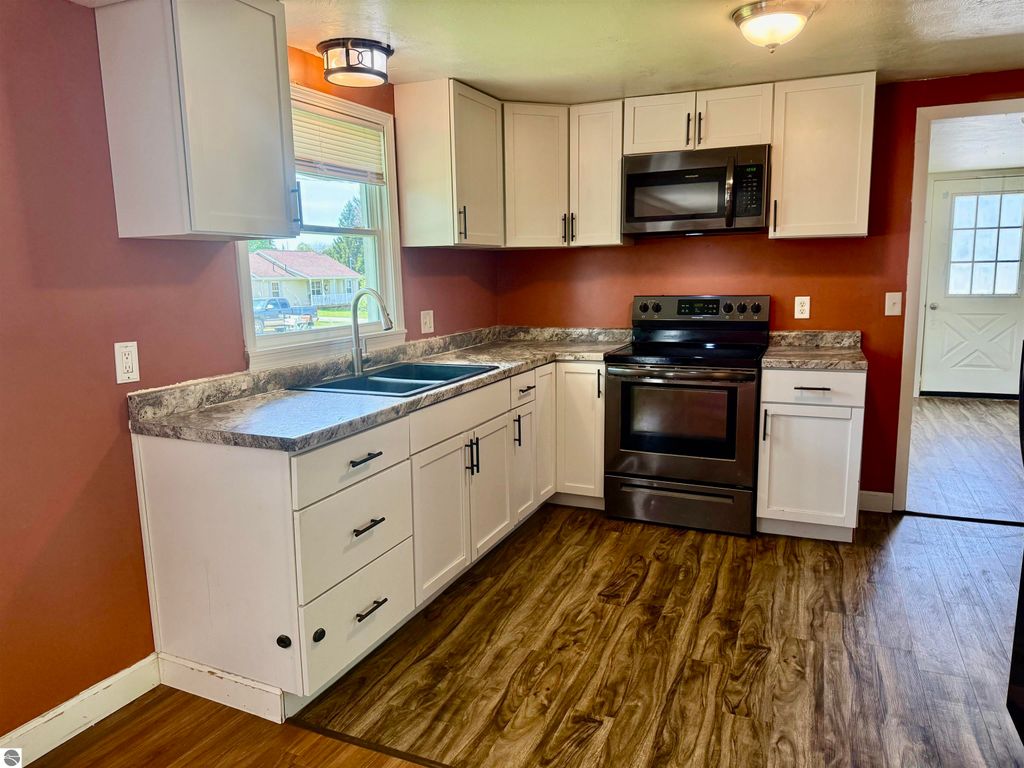 Image 19 of property listing at 136 W Elizabeth Street, Alma, MI 48801