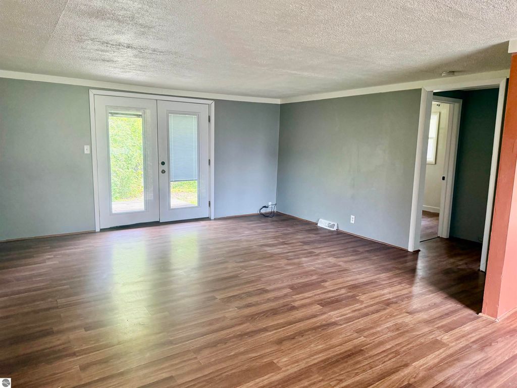Image 20 of property listing at 136 W Elizabeth Street, Alma, MI 48801
