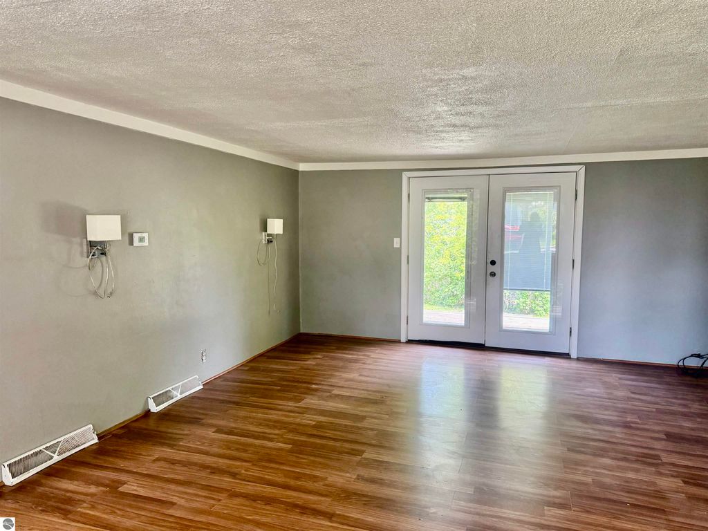 Image 21 of property listing at 136 W Elizabeth Street, Alma, MI 48801