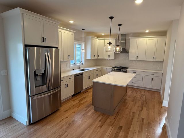 10 Wilderness Drive, Nashua, NH 03062