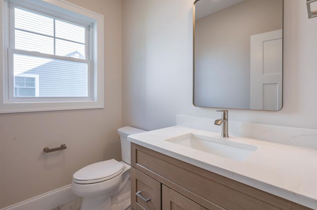 10 Wilderness Drive, Nashua, NH 03062